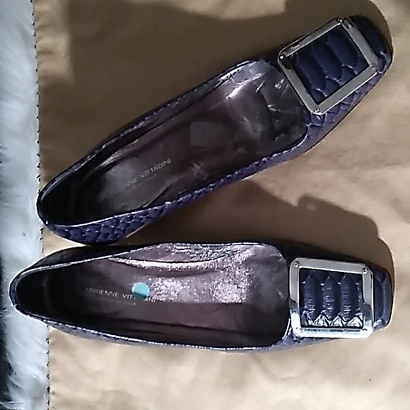 ADRIENNE VITTADINI PUMPS NAVY SILVER HARDWARE  LEATHER - Picture 2 of 6
